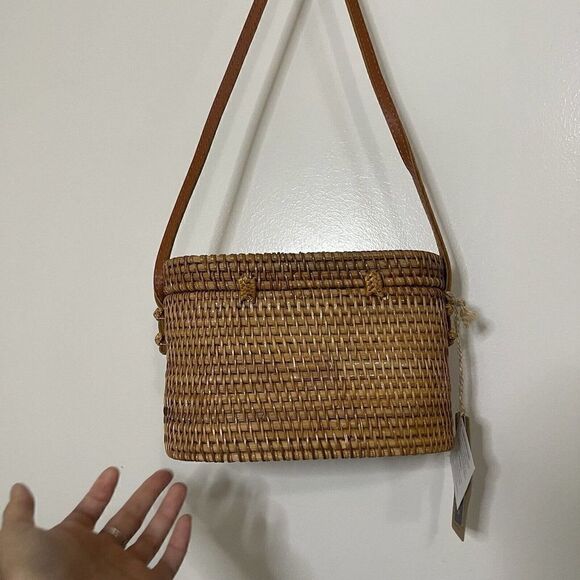 NWT Oval Tan Wicker basket crossbody boho handbag handmade leather accents - Picture 8 of 10